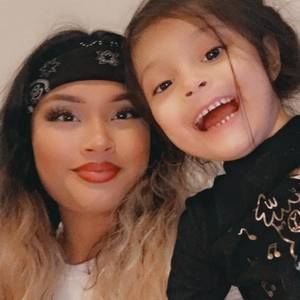 Meet your Posher, Salina